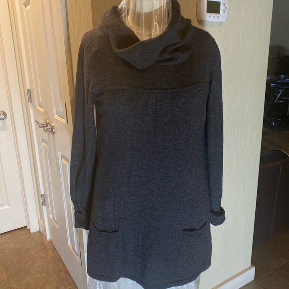 BCBGMaxAzria Sweaters - BCBG sweater